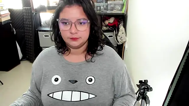 aika-dreams online show from 10.22.25