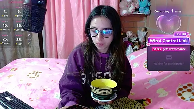 Snapshot of Maggie_Fox3 chatting on 04.25.26 Maggie Fox3 online show from 04.25.26