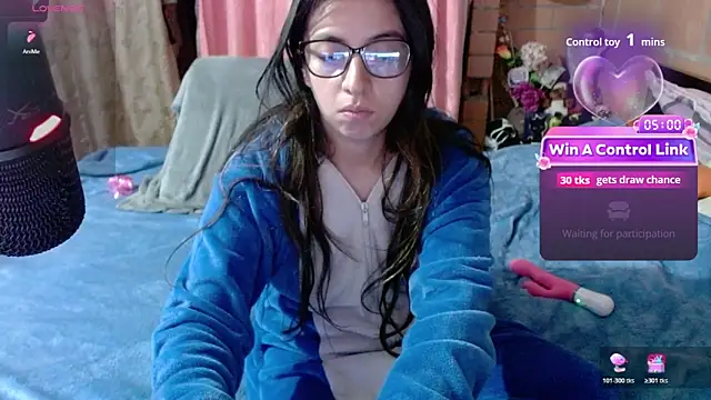 Snapshot of Maggie_Fox3 chatting on 05.01.26 Maggie Fox3 online show from 05.01.26