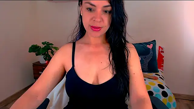 LATINGODDESS X online show from 06.19.26