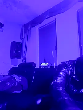 Snapshot of Crystalbitchx chatting on 01.06.25 Crystalbitchx online show from 01.06.25