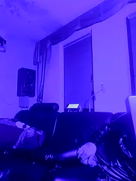 Snapshot of Crystalbitchx chatting on 01.12.25 Crystalbitchx online show from 01.12.25