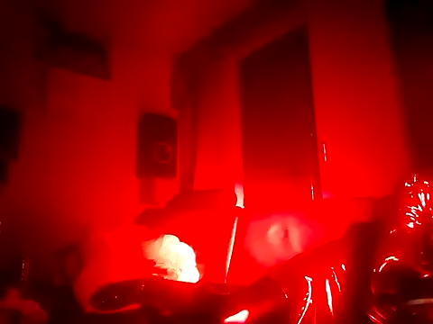 Snapshot of Crystalbitchx chatting on 10.06.25 Crystalbitchx online show from 10.06.25