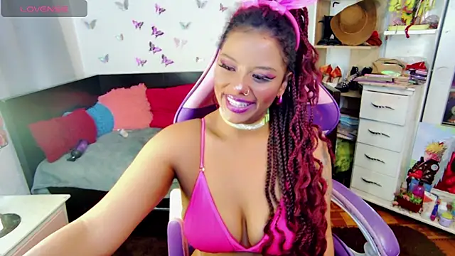 Snapshot of Naasha_ chatting on 01.10.25 Naasha online show from 01.10.25