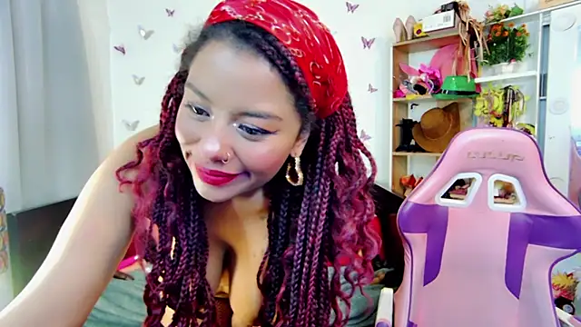 Snapshot of Naasha_ chatting on 01.12.25 Naasha online show from 01.12.25