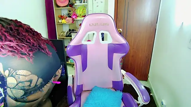 Snapshot of Naasha_ chatting on 02.09.25 Naasha online show from 02.09.25