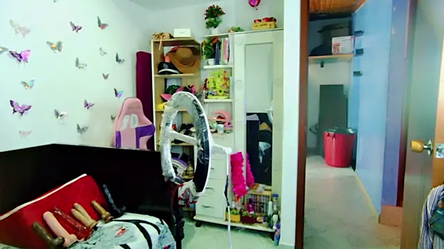 Snapshot of Naasha_ chatting on 03.18.25 Naasha online show from 03.18.25