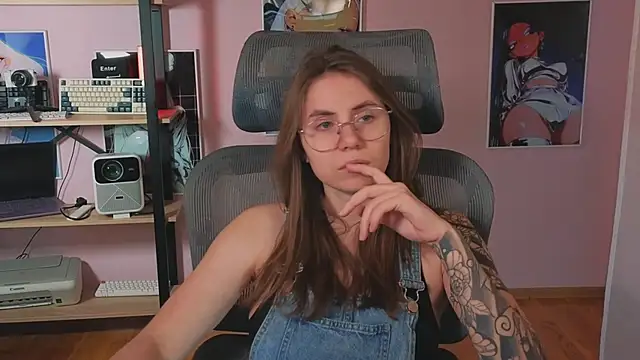  AnnaStark  online show from 04.29.26