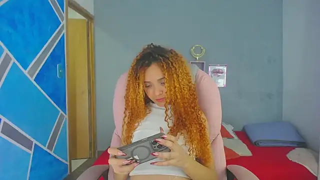 Snapshot of SexyLeilaa chatting on 01.08.25 SexyLeilaa online show from 01.08.25