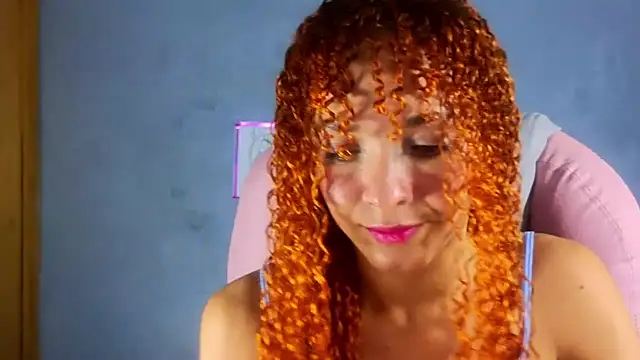 Snapshot of SexyLeilaa chatting on 01.31.25 SexyLeilaa online show from 01.31.25