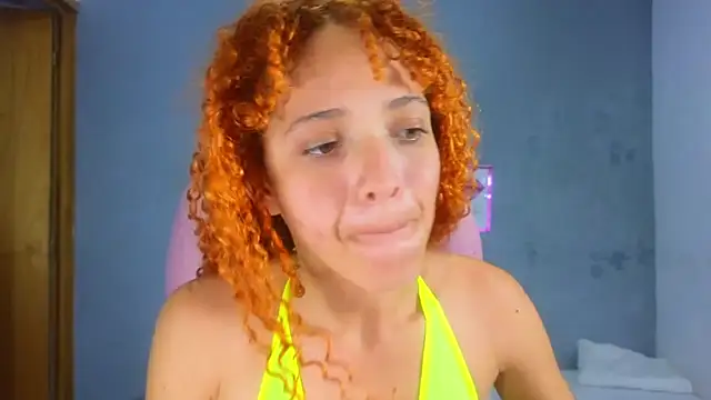 Snapshot of SexyLeilaa chatting on 02.06.25 SexyLeilaa online show from 02.06.25