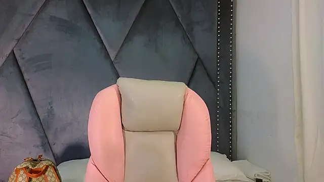 Snapshot of SexyLeilaa chatting on 03.09.25 SexyLeilaa online show from 03.09.25