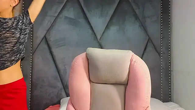 Snapshot of SexyLeilaa chatting on 03.11.25 SexyLeilaa online show from 03.11.25