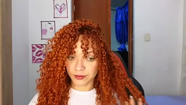 Snapshot of SexyLeilaa chatting on 10.01.25 SexyLeilaa online show from 10.01.25