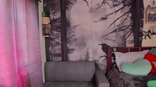 annyluna1 online show from 12.17.25