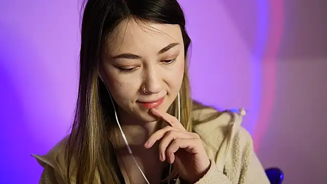 chibi moon  online show from 01.18.25