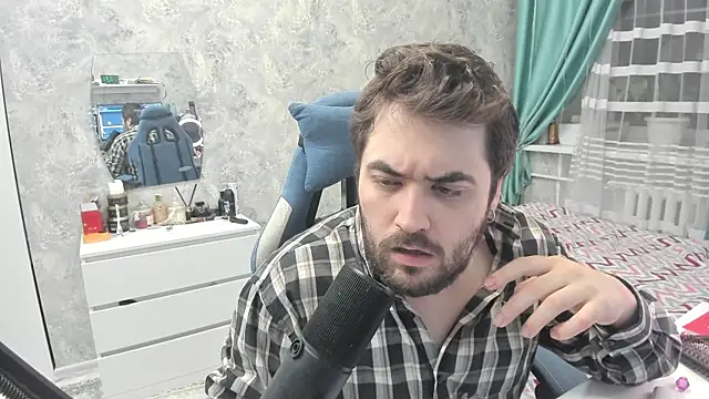 Snapshot of Morlaios chatting on 01.23.25 Morlaios online show from 01.23.25