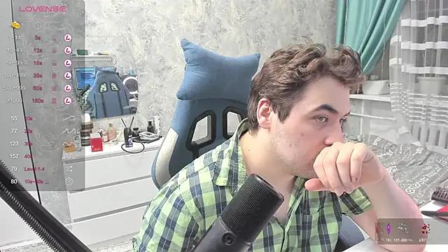 Snapshot of Morlaios chatting on 01.28.25 Morlaios online show from 01.28.25