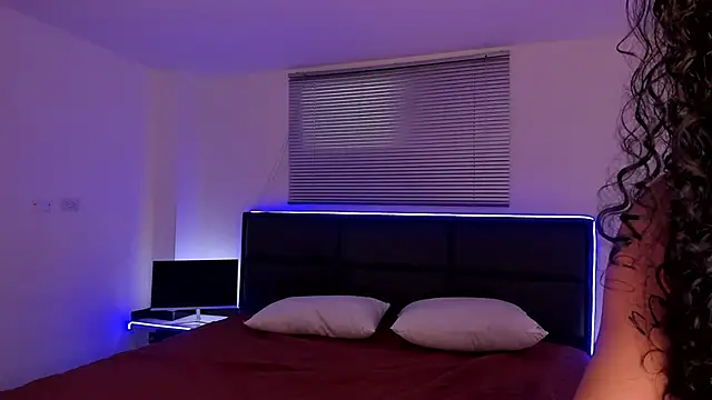 GiaFaaris online show from 02.15.25