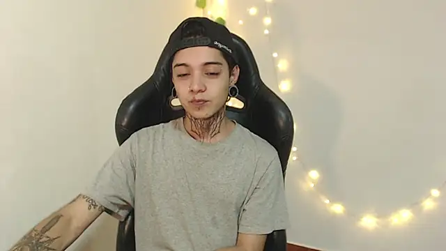 Snapshot of saad_man chatting on 01.28.25 saad man online show from 01.28.25