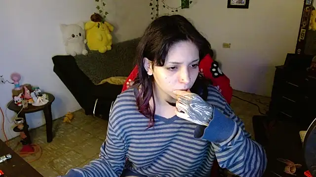Snapshot of MaryJannes chatting on 04.22.26 MaryJannes online show from 04.22.26