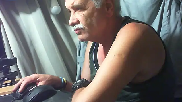 Snapshot of nonnomaturobisex chatting on 09.15.25 nonnomaturobisex online show from 09.15.25