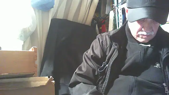 Snapshot of nonnomaturobisex chatting on 10.21.25 nonnomaturobisex online show from 10.21.25