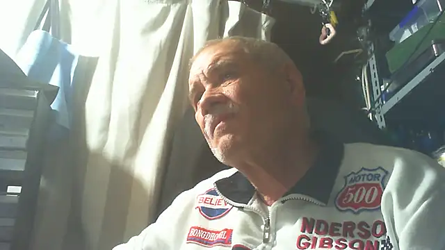 Snapshot of nonnomaturobisex chatting on 10.27.25 nonnomaturobisex online show from 10.27.25