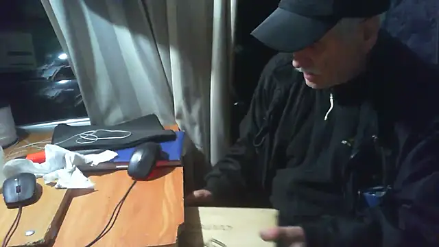 Snapshot of nonnomaturobisex chatting on 11.13.25 nonnomaturobisex online show from 11.13.25