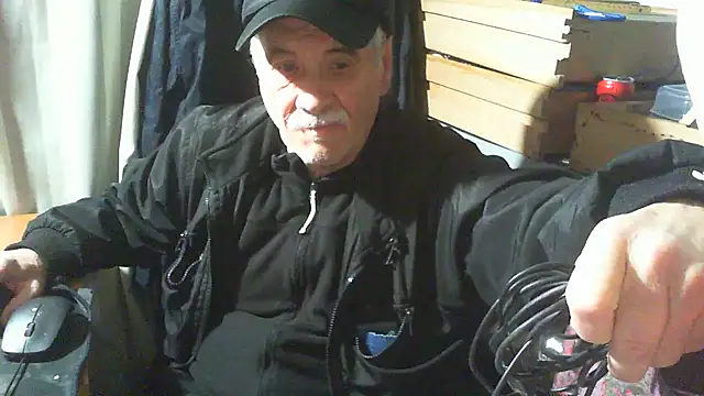 Snapshot of nonnomaturobisex chatting on 11.14.25 nonnomaturobisex online show from 11.14.25