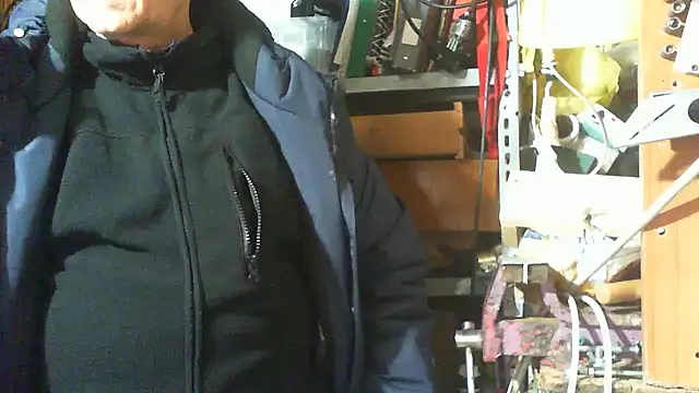 Snapshot of nonnomaturobisex chatting on 12.14.25 nonnomaturobisex online show from 12.14.25