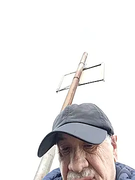 Snapshot of nonnomaturobisex chatting on 12.15.25 nonnomaturobisex online show from 12.15.25