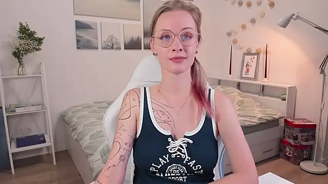 Snapshot of MissRightX chatting on 01.17.25 MissRightX online show from 01.17.25