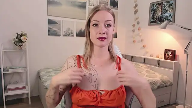 MissRightX online show from 11.05.25