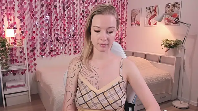 Snapshot of MissRightX chatting on 02.03.26 MissRightX online show from 02.03.26