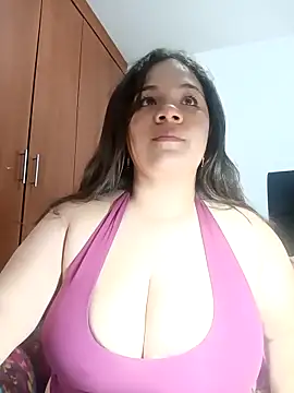 Snapshot of Van3orgasm4me chatting on 09.23.25 Van3orgasm4me online show from 09.23.25