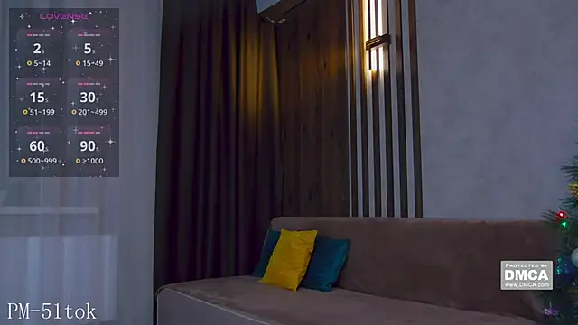 Snapshot of Holl1Would chatting on 01.03.25 Holl1Would online show from 01.03.25