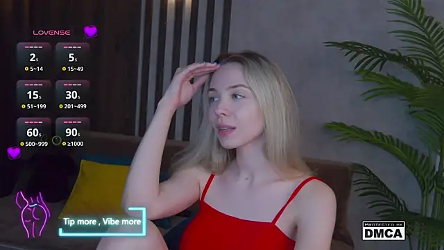 Snapshot of Holl1Would chatting on 02.12.25 Holl1Would online show from 02.12.25