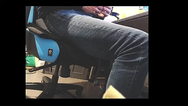 Snapshot of louh261 chatting on 03.14.26 louh261 online show from 03.14.26