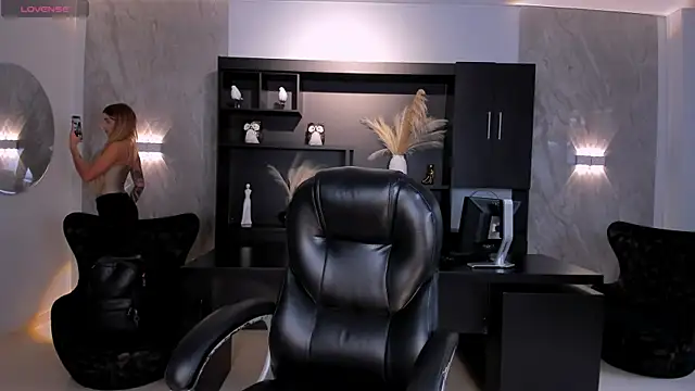 LexieWayne online show from 07.20.26