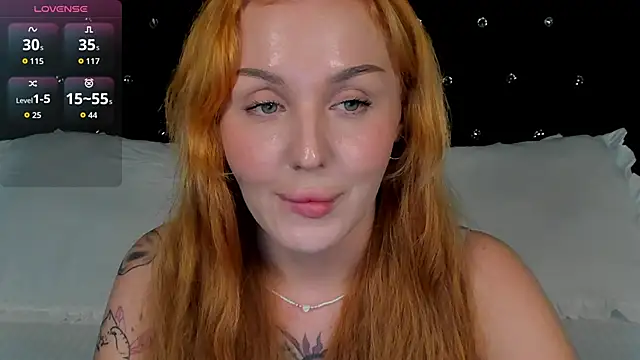 Snapshot of LianaFord chatting on 11.16.25 LianaFord online show from 11.16.25