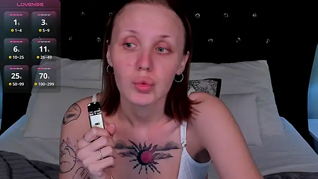Snapshot of LianaFord chatting on 05.15.26 LianaFord online show from 05.15.26