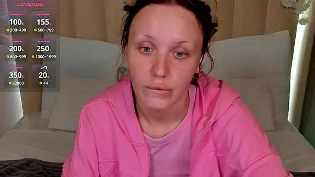 Snapshot of LianaFord chatting on 05.21.26 LianaFord online show from 05.21.26
