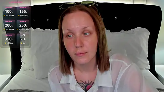 Snapshot of LianaFord chatting on 05.26.26 LianaFord online show from 05.26.26