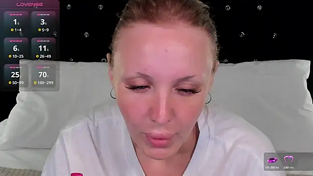 Snapshot of LianaFord chatting on 06.01.26 LianaFord online show from 06.01.26