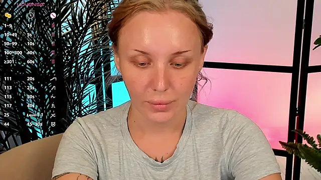 Snapshot of LianaFord chatting on 07.18.26 LianaFord online show from 07.18.26