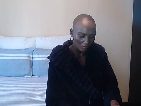 Snapshot of yummycherryxx chatting on 06.12.26 yummycherryxx online show from 06.12.26
