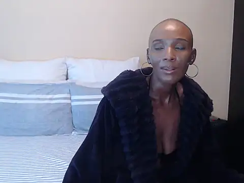 Snapshot of yummycherryxx chatting on 06.13.26 yummycherryxx online show from 06.13.26