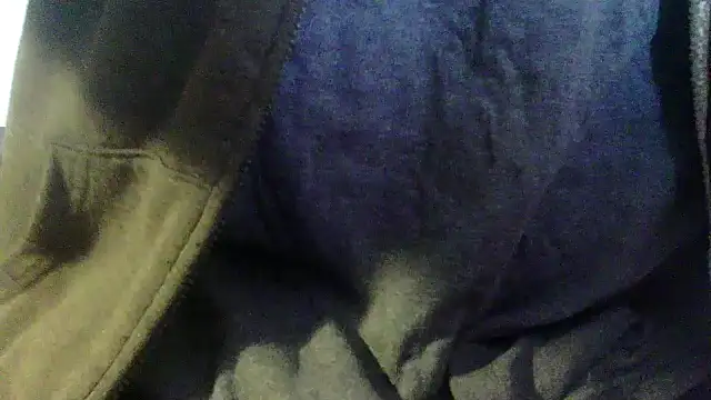 Snapshot of OralDesires2 chatting on 12.01.24 OralDesires2 online show from 12.01.24