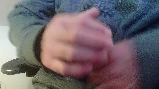 Snapshot of OralDesires2 chatting on 12.08.24 OralDesires2 online show from 12.08.24